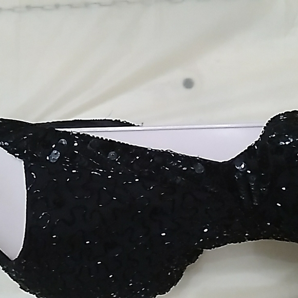 EVENING DRESS DAZZLING BEADING AND SEQUIN BACKLESS KEYHOLE OPENING IN FRONT - Picture 12 of 12